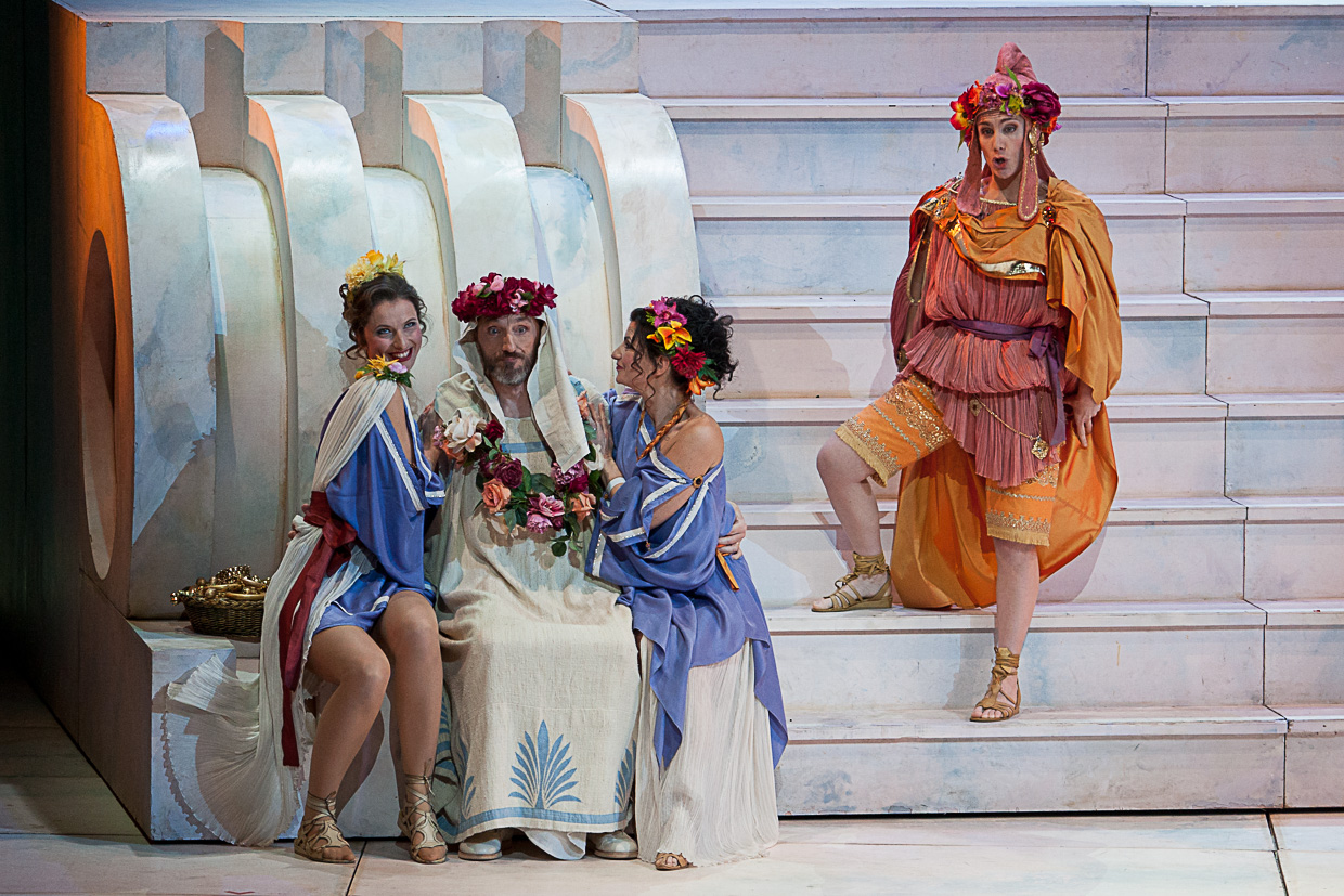 La Belle Hélène à l'Opéra de Toulon mise en scène Bernard Pisani